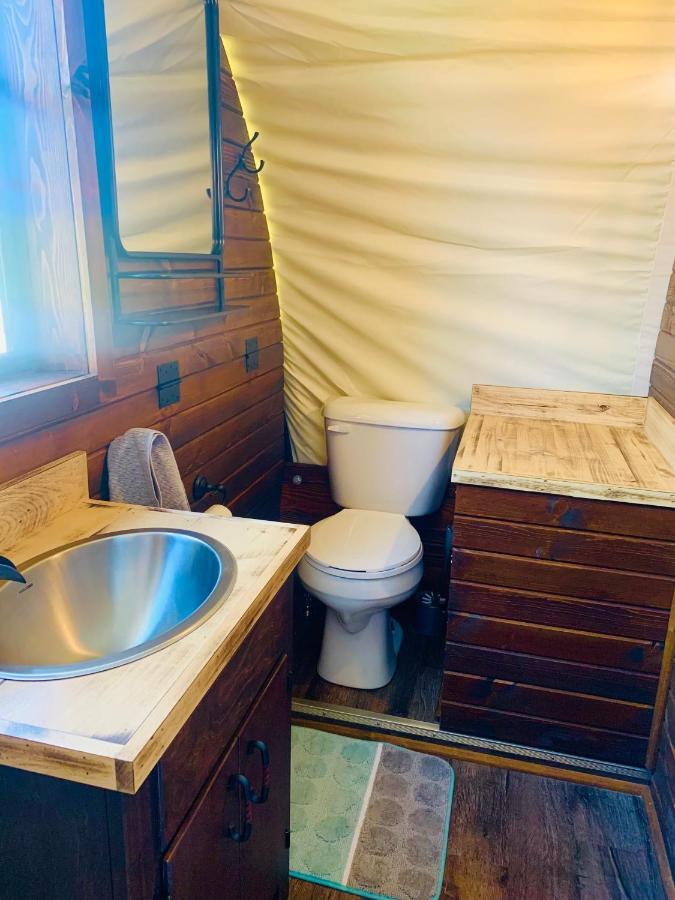 Brownsville Ultimate Covered Wagon Pioneers Paradise מראה חיצוני תמונה